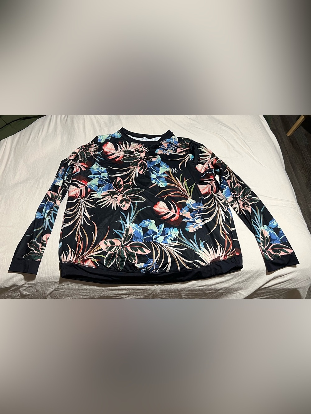 Hurley Black Floral Tropical-Print Long Sleeve SPF 50 Sun Shirt